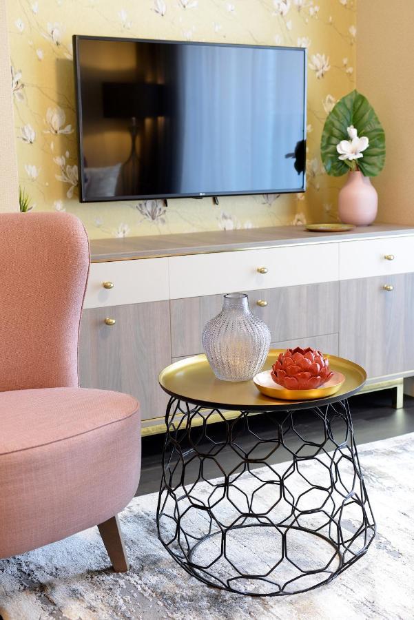 Club Luxury Apartman Шарвар Екстер'єр фото